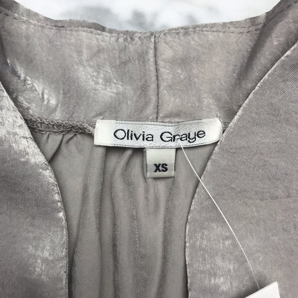 NWT Stone Grey Sleeveless V Neck Henley Blouse Top - Picture 3 of 9